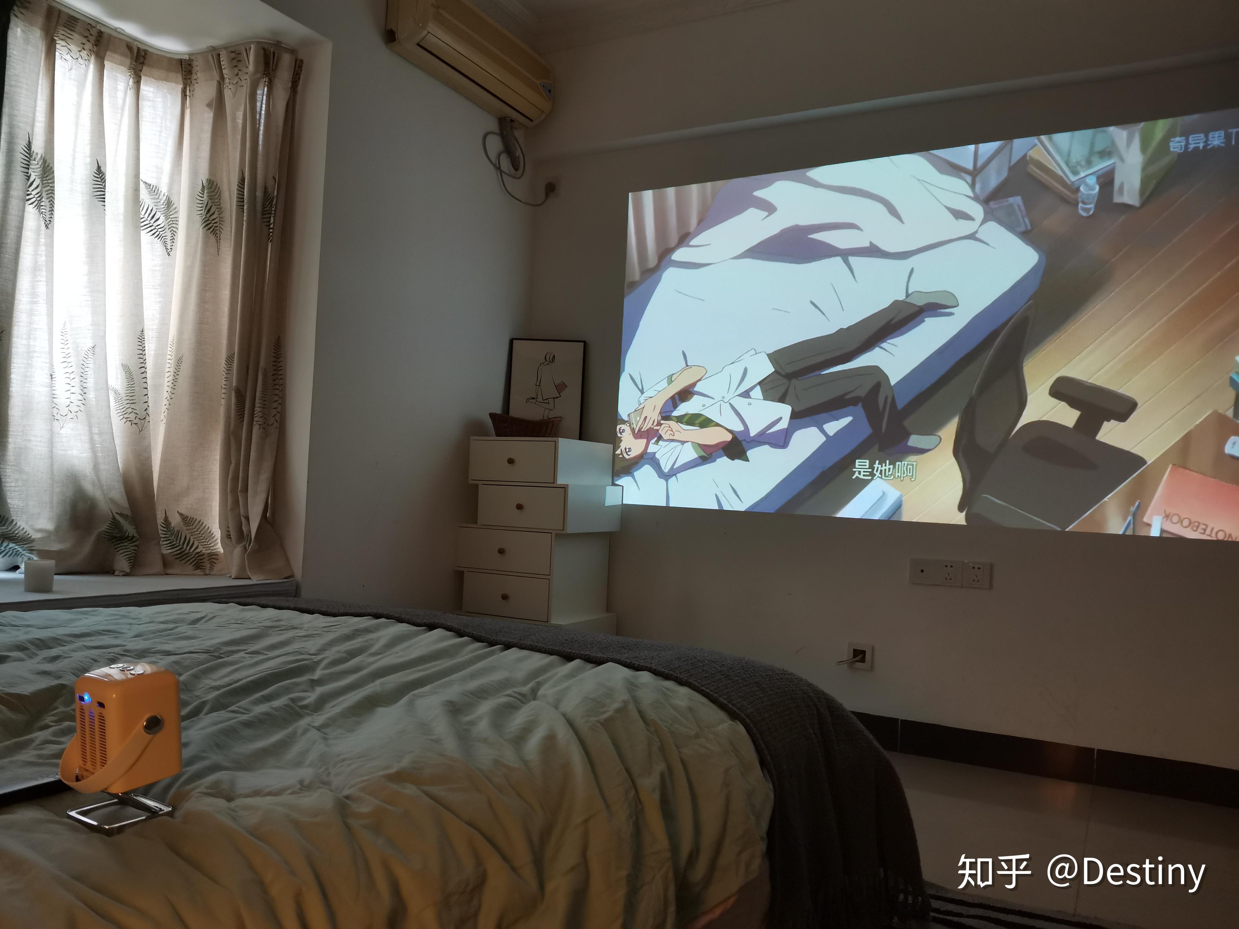 目前市面的投影仪,较为合适的投射比为1.