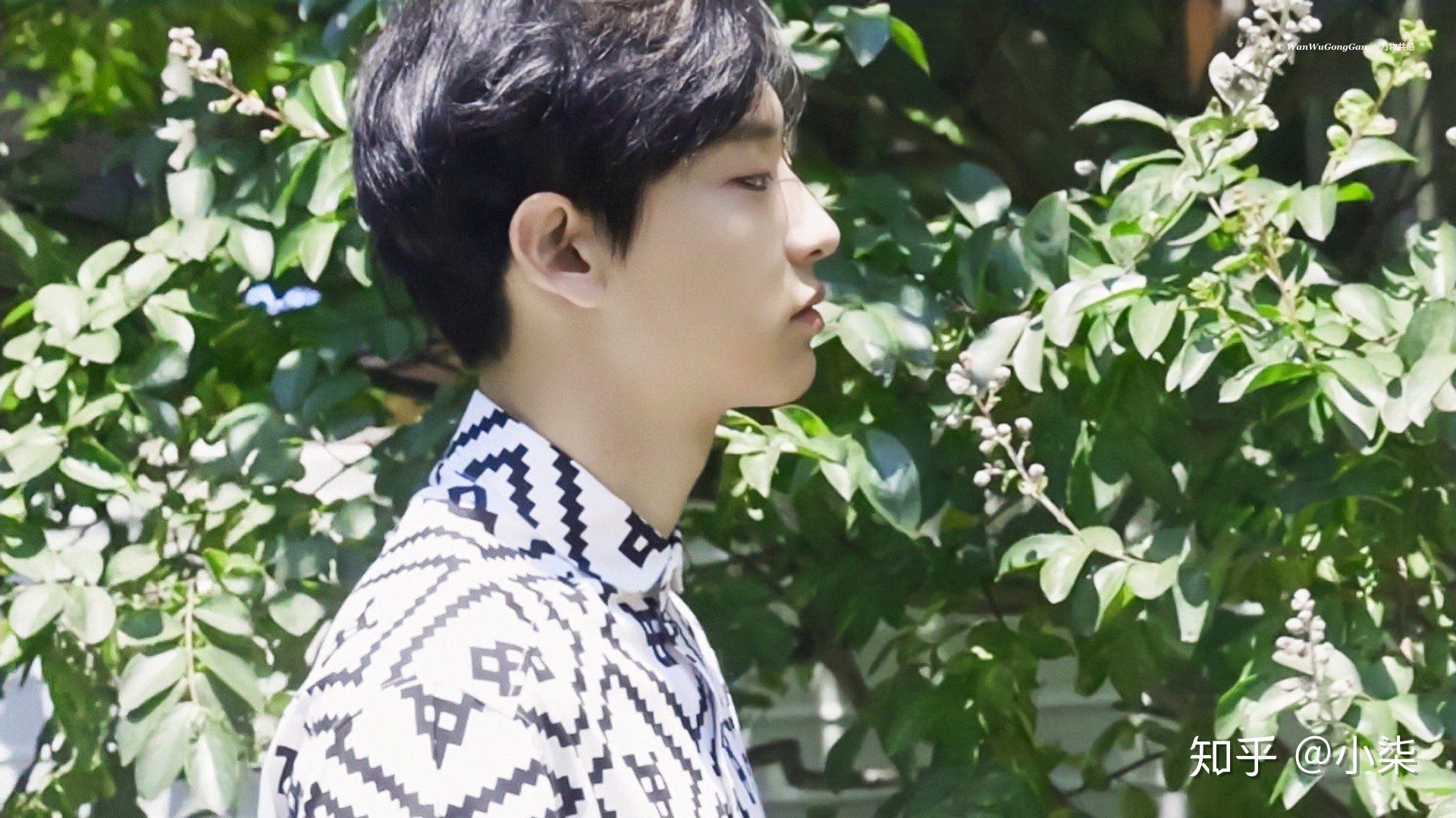 有没有exo全员或者只要朴灿烈绝帅的壁纸或者头像最好是无水印的