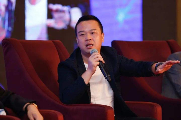 游族林奇逃过课挖过煤33岁上央视当首富39岁却被人毒杀