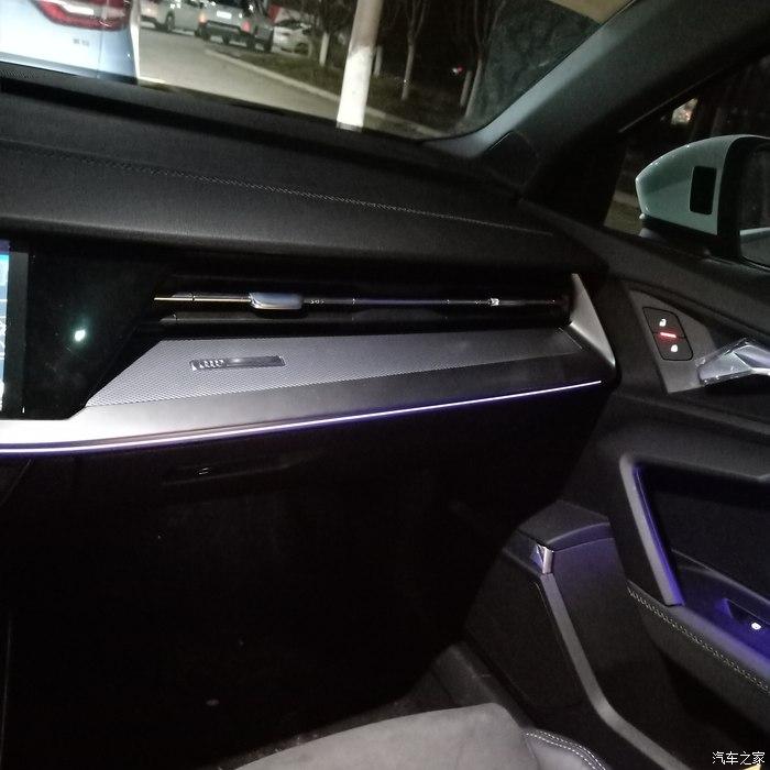 2021款全新奥迪a3sportback夜晚灯光秀街上最靓的仔