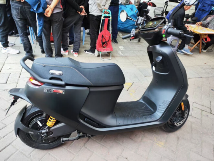 九号e100电动摩托车九号e100电动车怎么样体验一月优缺点评测