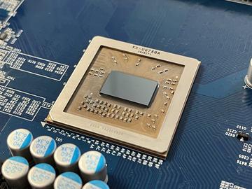 せっかくだから俺はこの中国製x86「兆芯KX-7000」を選ぶぜ。その