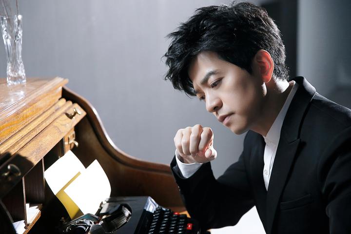 《传奇》:李健成名曲,写尽人间是深情 - 知乎