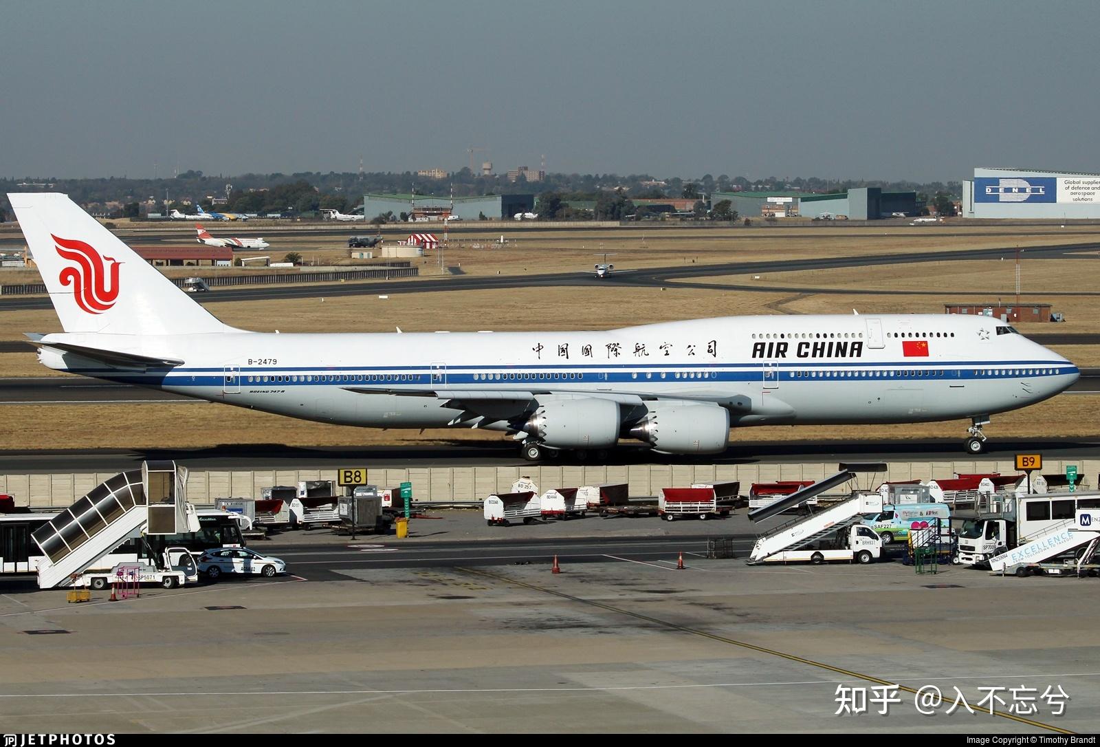 至于为什么不在波音就地改装?也许b-4025知道其中的原因吧.