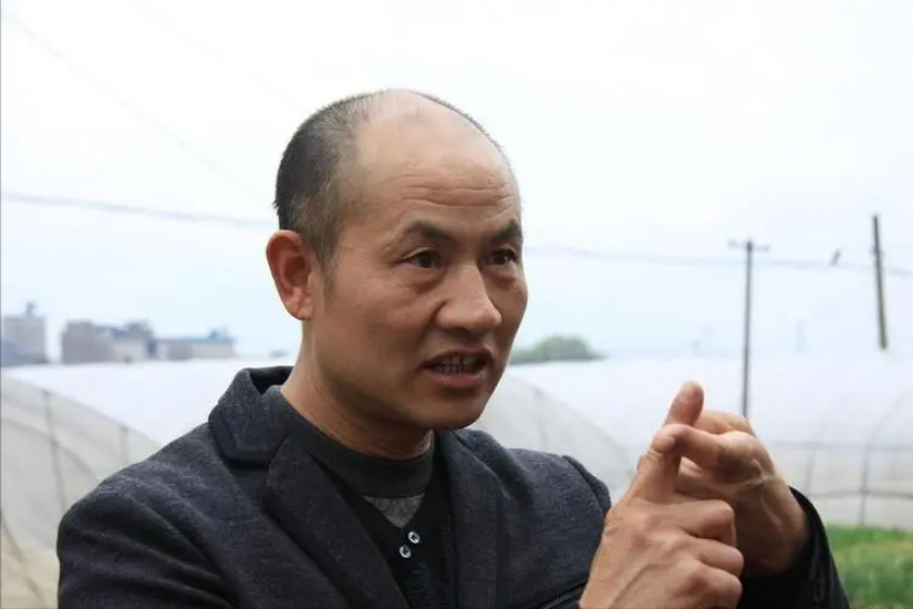 勾海峰才是我那案子的真凶,他的作案手法和我那案子一模一样!