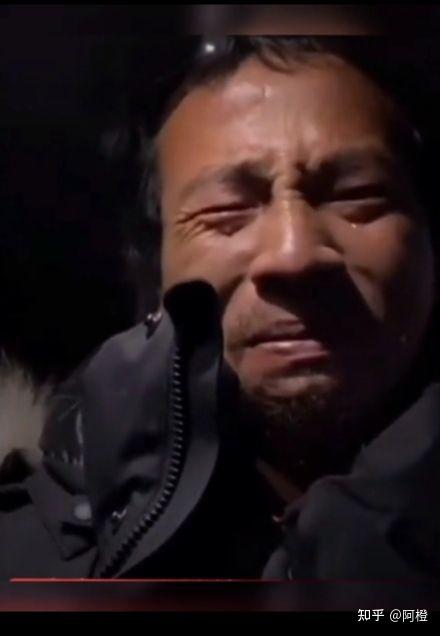 都会刷抖音看老王的相关证据视频到很晚,特别看到老王无声哭泣那一段