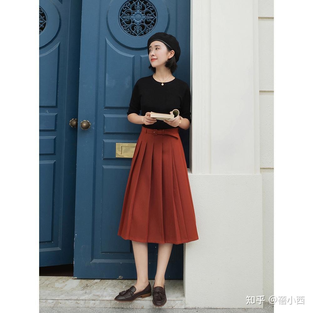 (2)砖红色半身裙