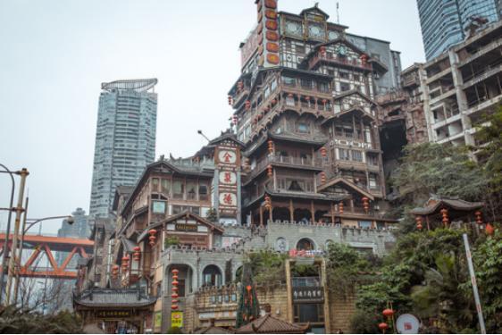 洪崖洞在重庆哪个火车站下车 v2-624268c529cfc534f832b5c38db37e06_r.jpg