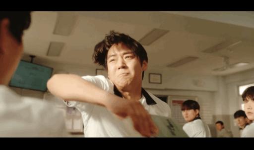 《弱小英雄》超爽复仇,拳拳到肉,韩国又一部校园暴力题材佳作