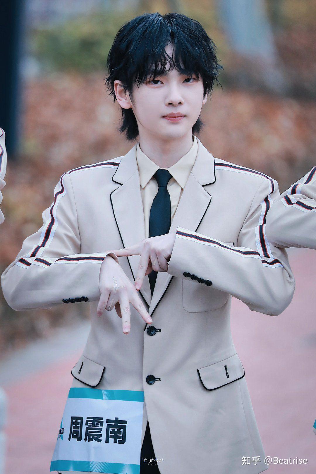 周震南有哪些出圈神图