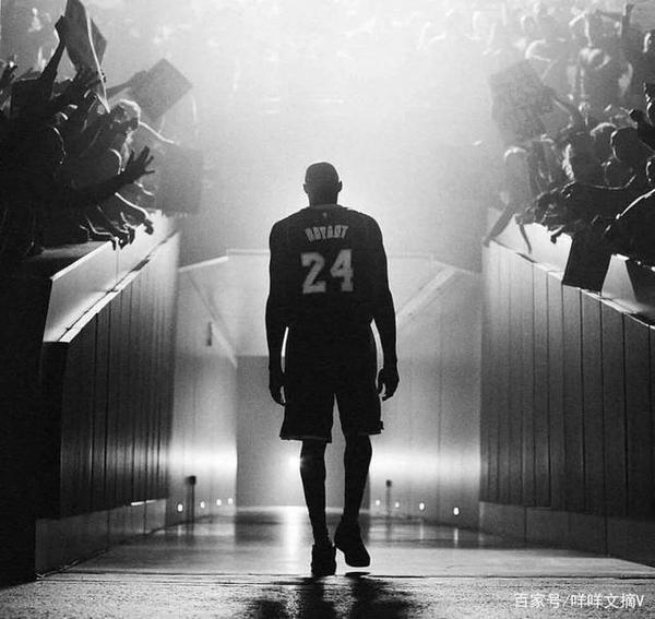 科比·布莱恩特: 世间再无黑曼巴,但传奇永不落幕 | 作文纸条人物篇