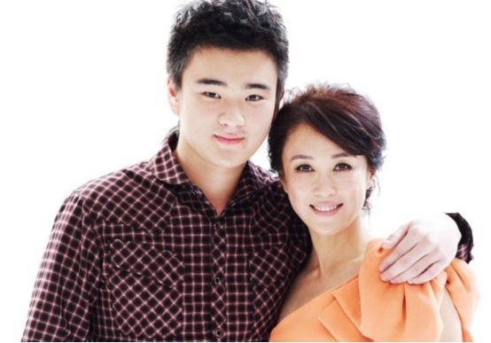 傅艺伟连受打击一周内30岁儿子去世搭档纣王扮演者达奇也离世
