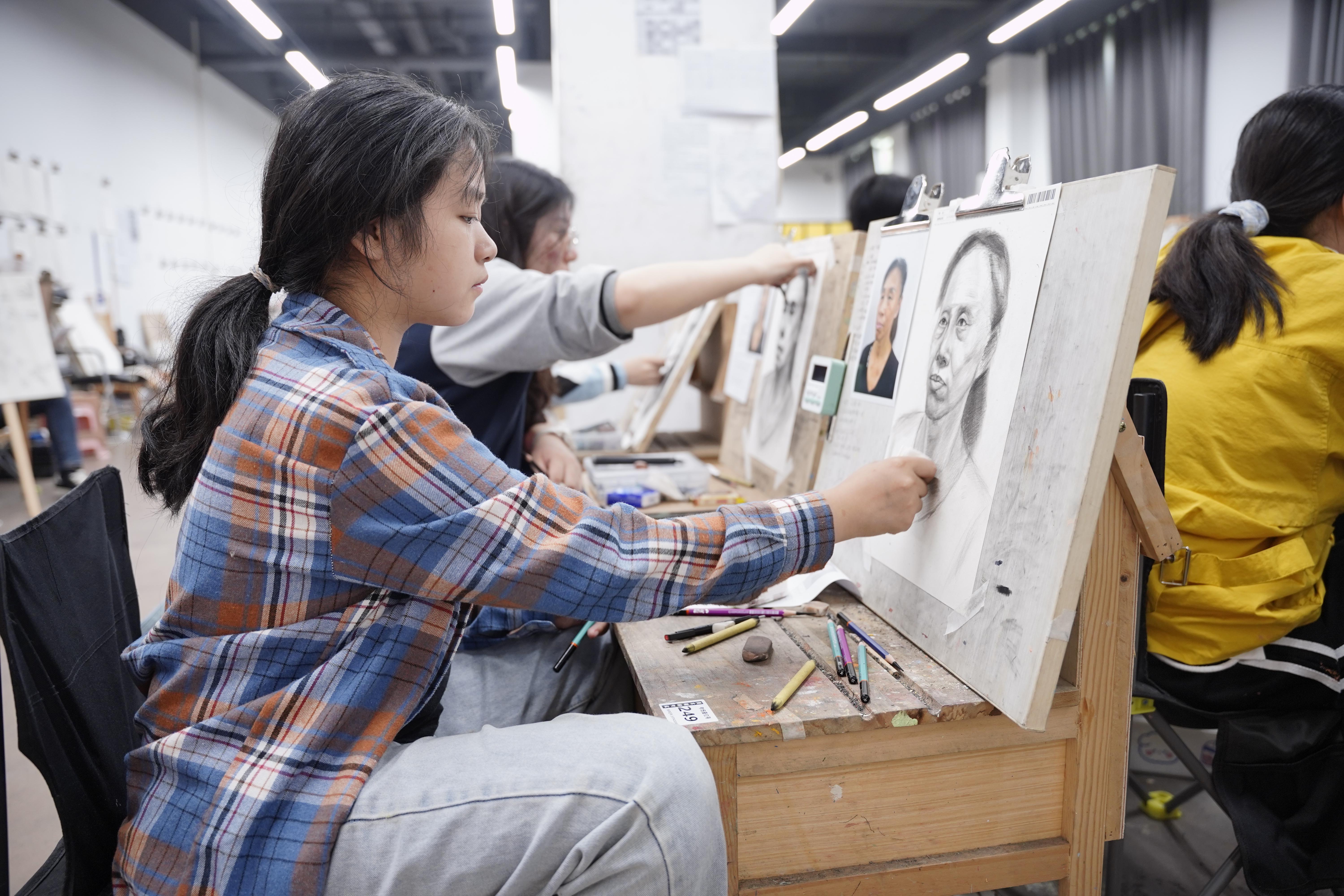 湖北美术生明年要到武汉参加美术高考集训了不知道武汉画室有哪些值得