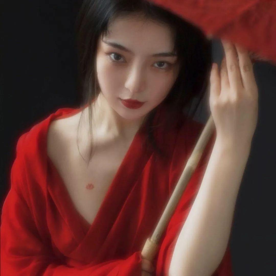 有没有什么新年红色系温柔女头呢?