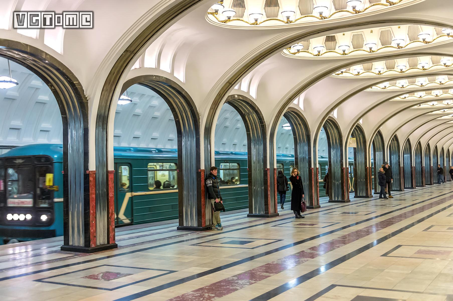 莫斯科地铁世界公认最美，最深的莫斯科地铁站什么样？