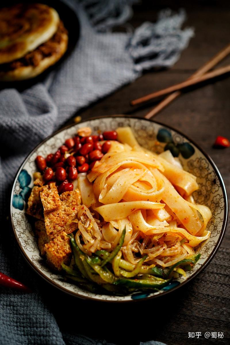 一种既简单又快捷的晚餐麻辣凉皮