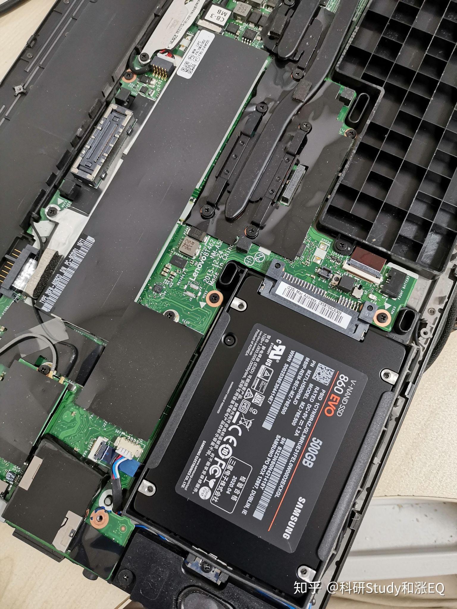 请教大神怎样装固态硬盘?