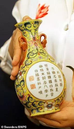 现估价70万人民币的乾隆花瓶在英国竟被1英磅卖出，太不识货- 知乎