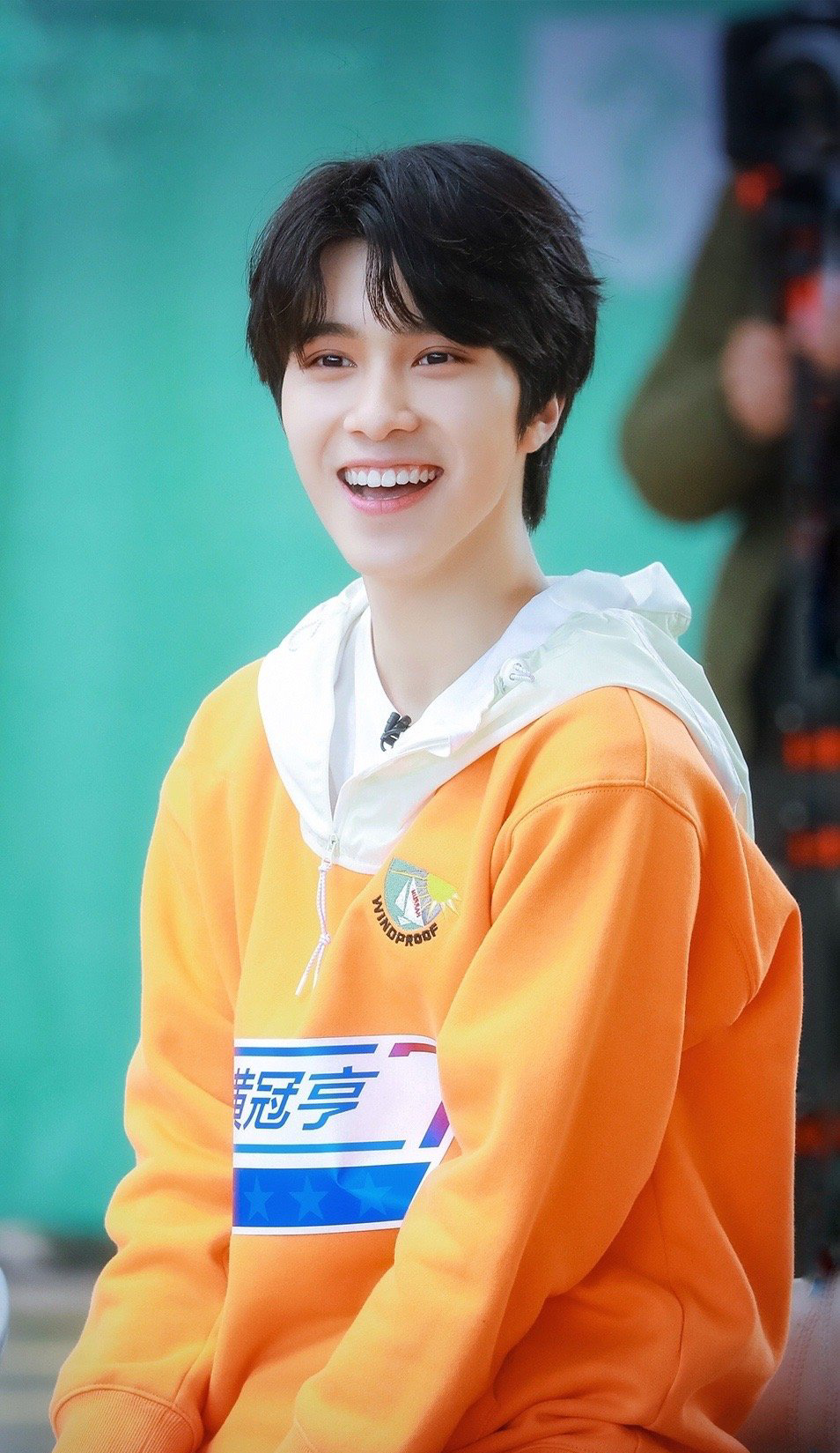 如何评价威神v成员hendery黄冠亨