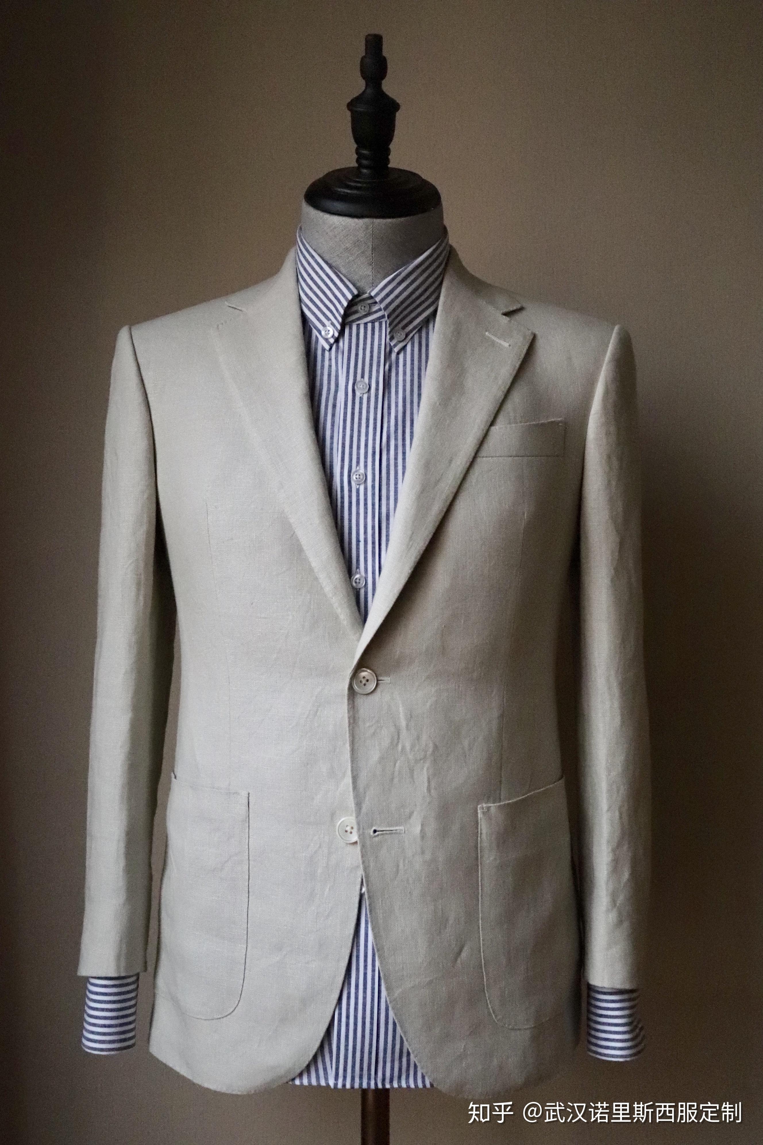 每天都穿西装上班真的好热啊,各位能不能给小弟支支招,又不能不穿.