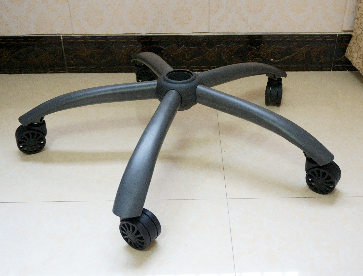 老罗推荐,标配脚托 网易严选人体工程椅【经典升级款】值得入手吗?