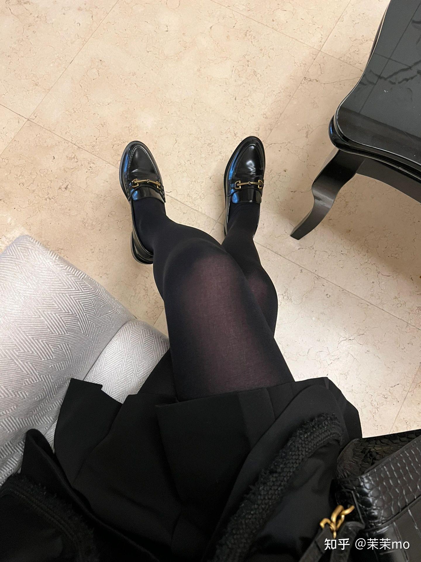 肉色丝袜搭配小皮鞋好看吗?