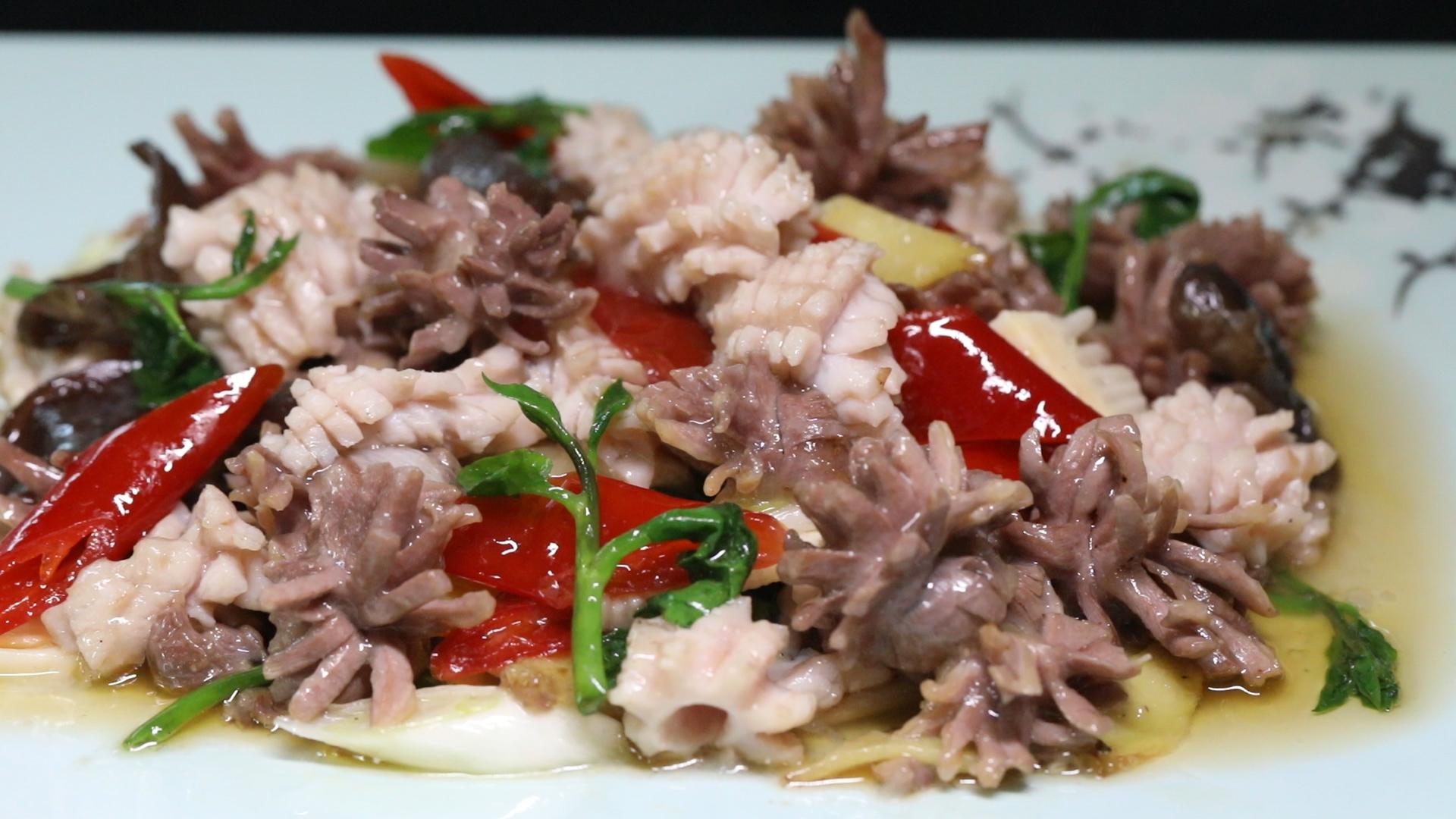 真正的功夫菜火爆双脆川菜大师展示极致火候与双花刀工