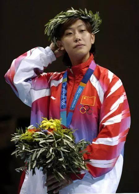 谭雪获得女子佩剑个人冠军,成为中国第一个击剑世界冠军