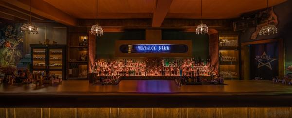 美式复古隐藏在成都老街的80㎡酒吧