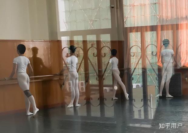 男生的芭蕾大袜和一般的芭蕾裤袜那个比较舒适? - 知乎