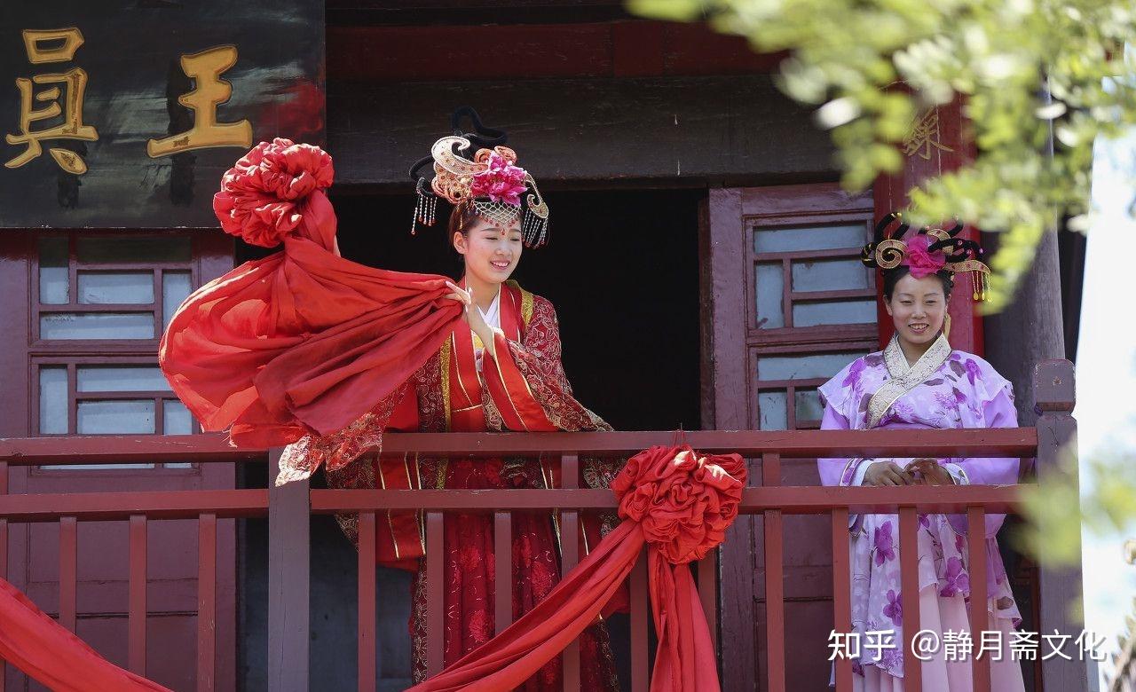民间故事状元游街中绣球欢天喜地娶娇妻喝下交杯酒生不如死