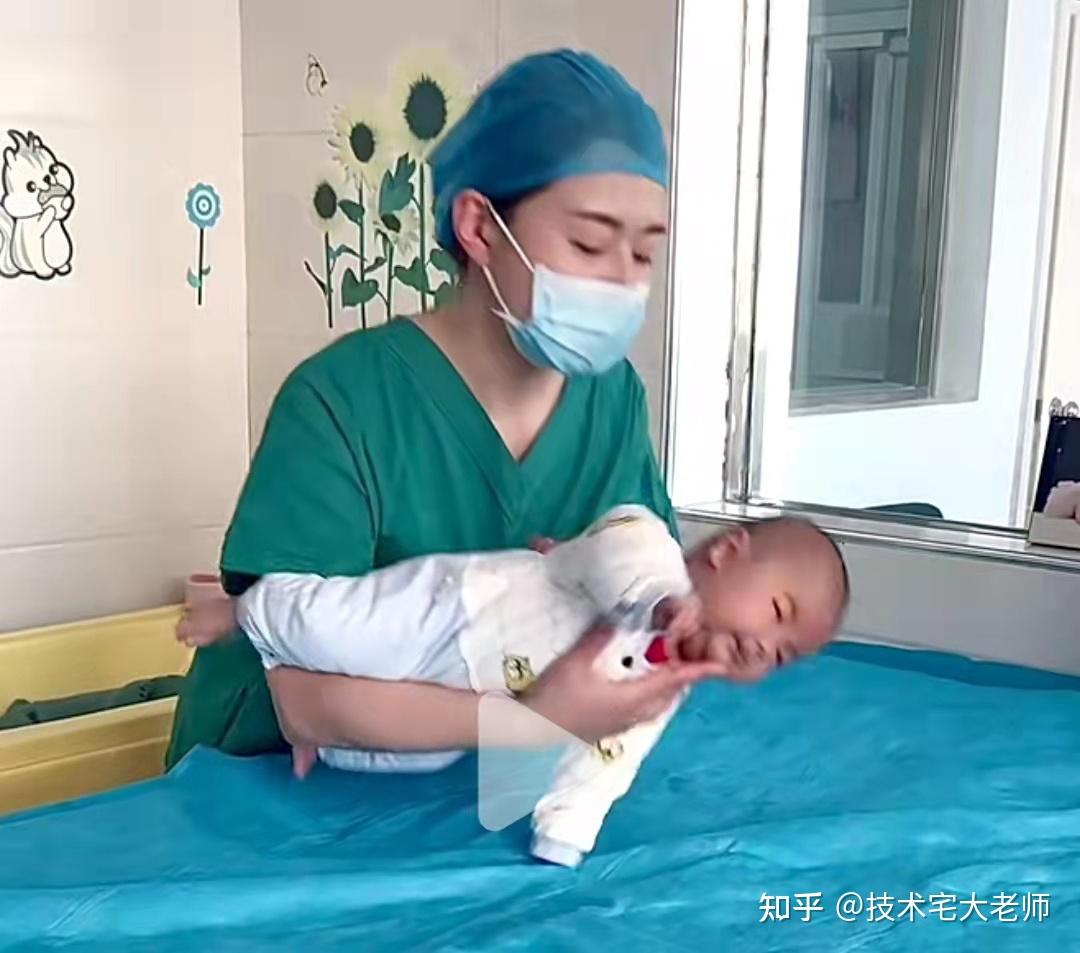 新生儿的正确抱姿是怎样的? - 知乎