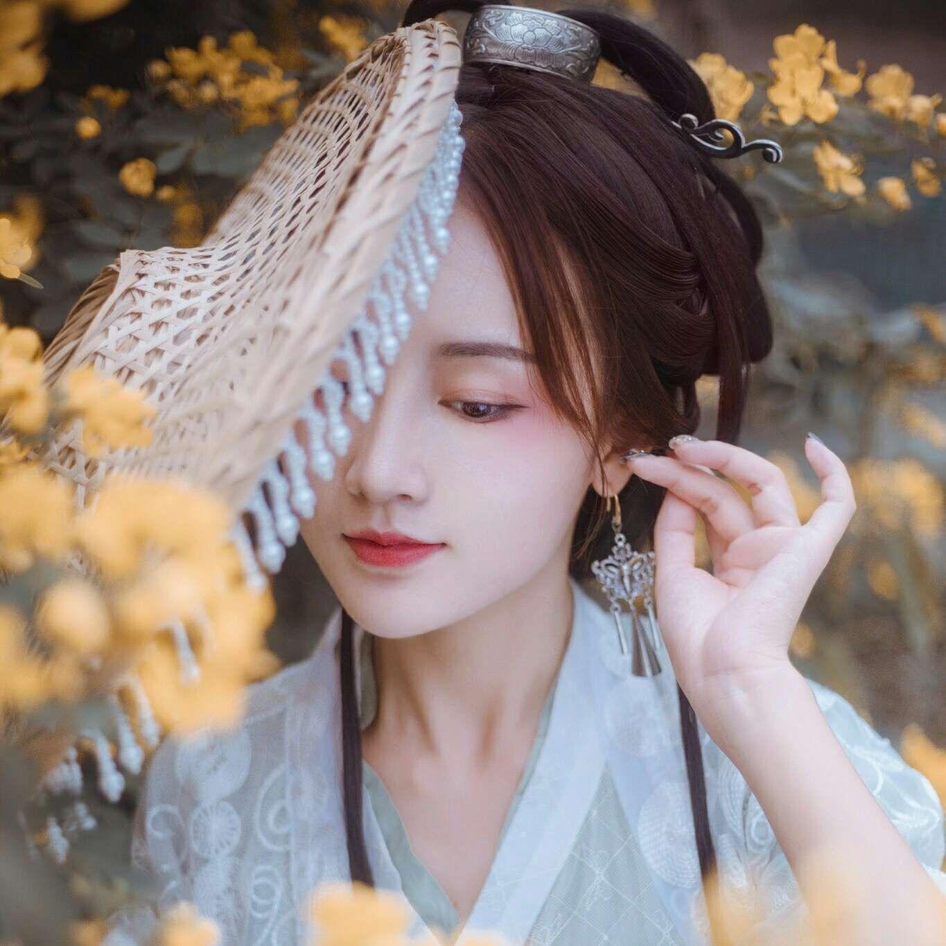 有哪些真人古风小姐姐的头像