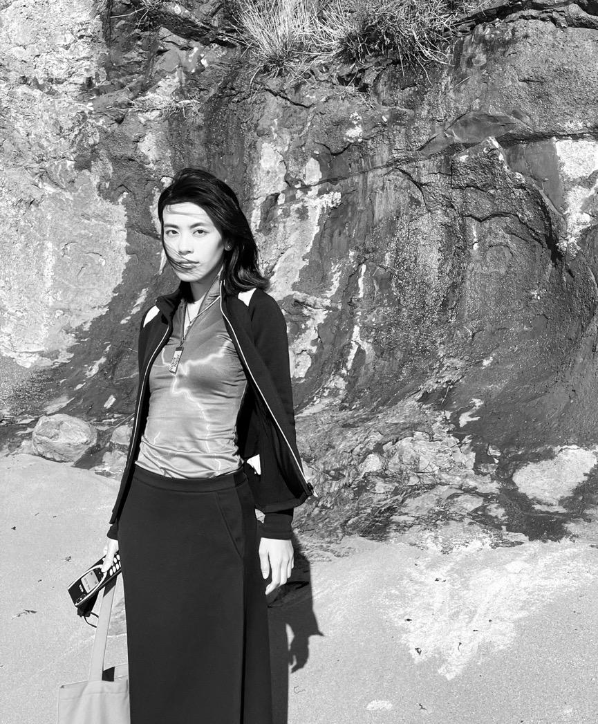 刘娃,中国青年艺术家,1994年生于中国北京,毕业于耶鲁大学,获得人类学