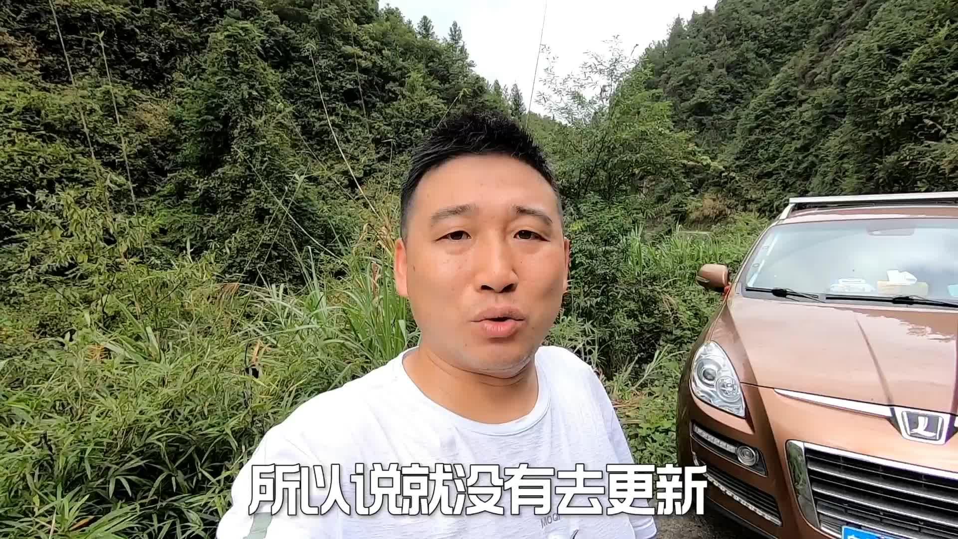 西藏自驾游318国道露营路遇黑龙江夫妻看看他们的床车很专业