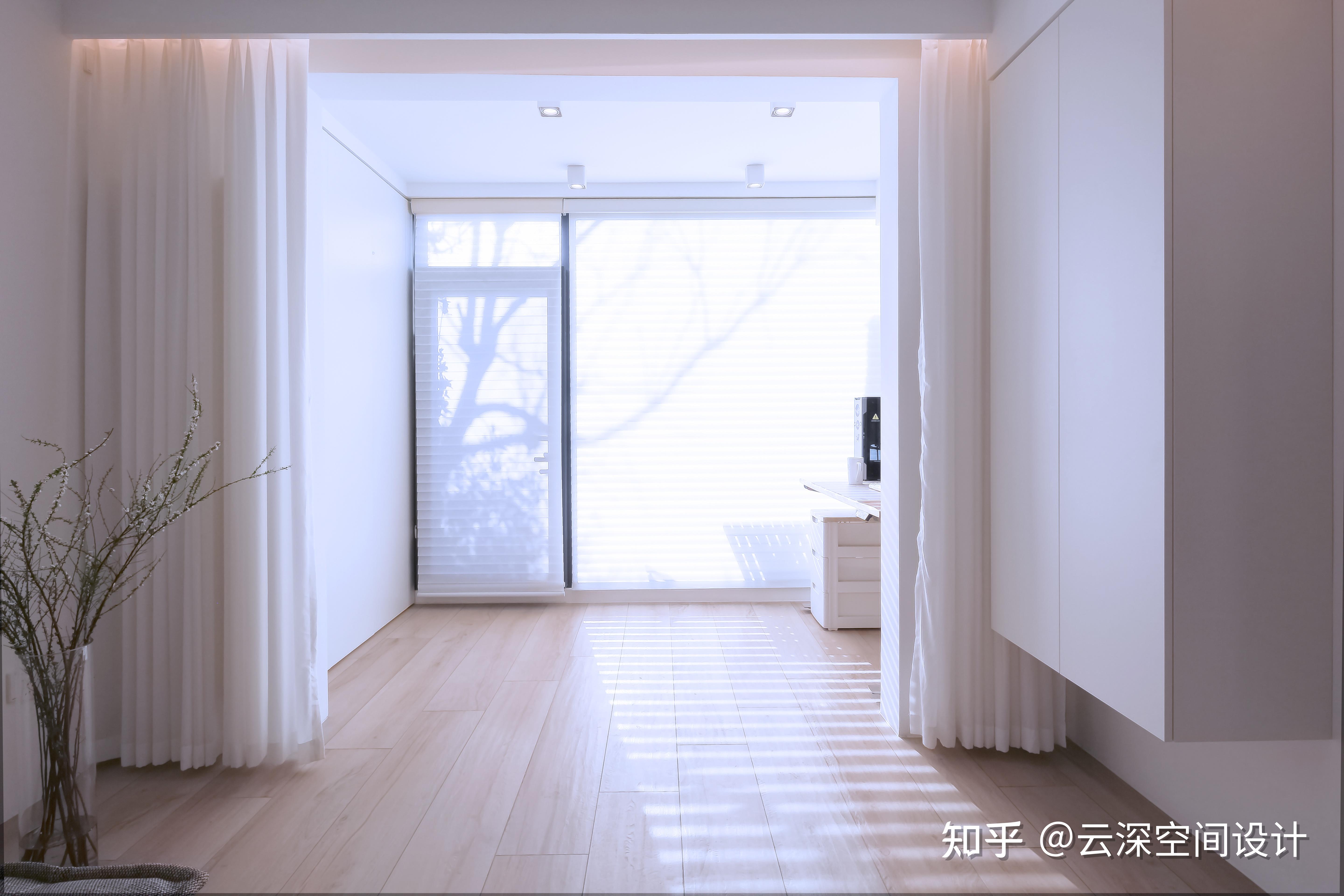 room③采用封闭柜式收纳,通过定制柜门或布帘 宜家收纳系统增加空间储