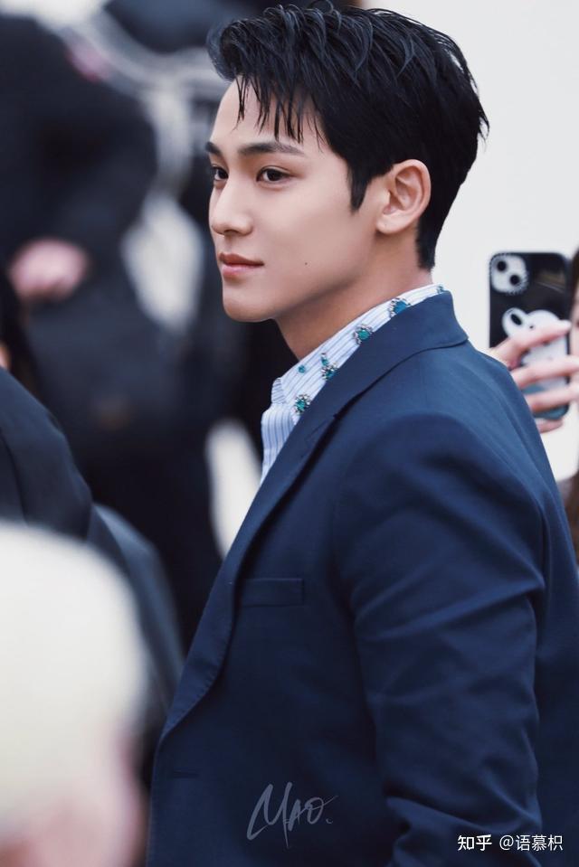 shinee崔珉豪出席哪个活动的造型最令人惊艳