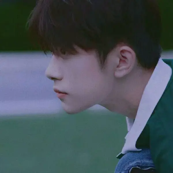 比较有意境的男生头像(共16张)