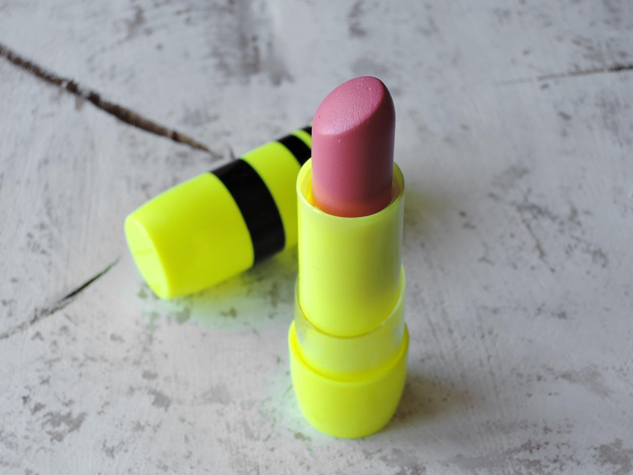 1. 植物养护要点