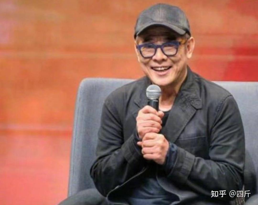 李连杰现身否认死讯,高调出席讲座活动,大方回应谣言:我还没死 - 知乎