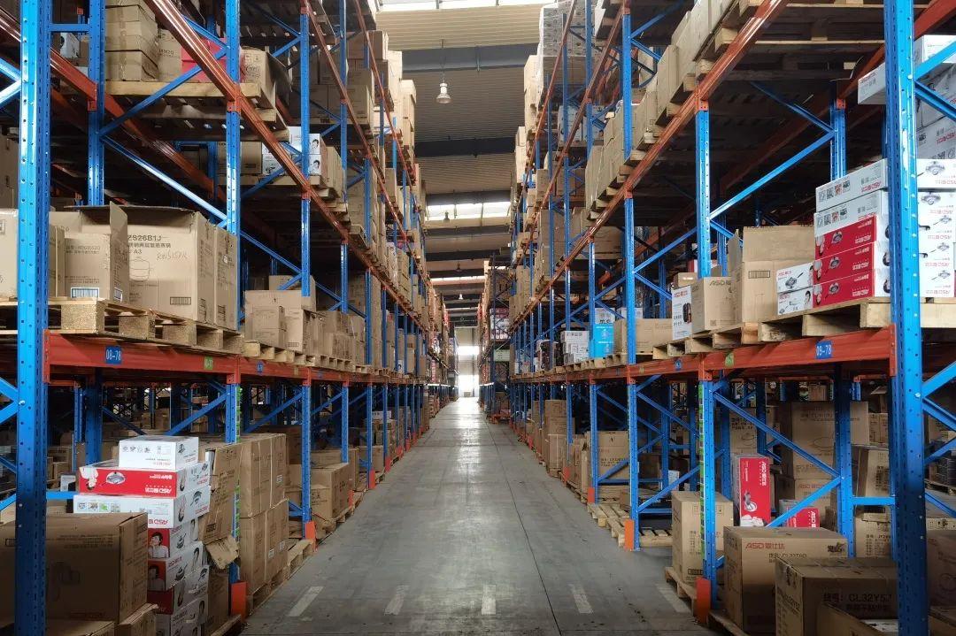 2 货物整齐堆放