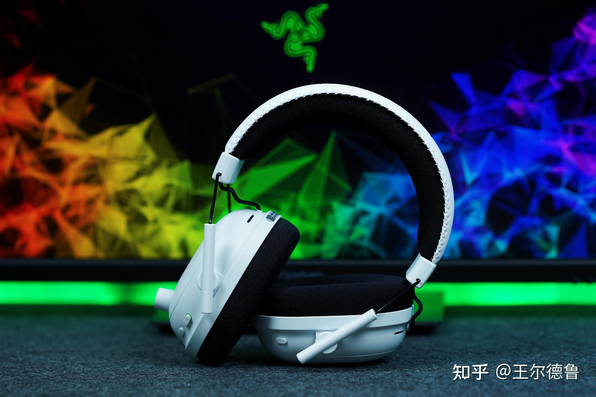 精准的听声辩位,更低的延迟,更快的响应,雷蛇旋风黑鲨v2专业版无线游