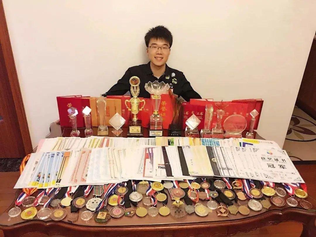 最强大脑王鹰豪力荐, 如布ai词典笔,令孩子爱不释手的自主学习新工具