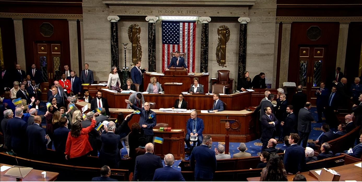 乌军搞偷袭,炸俄8个州,美国众议院拱火,通过600亿援助