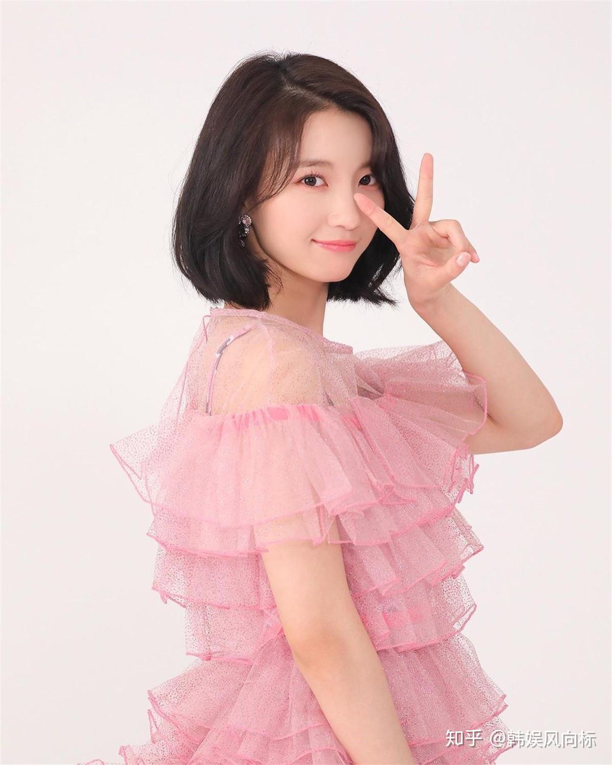 第一位选了apink的chorong朴初珑是韩国女子组合apink成员,担任队长和