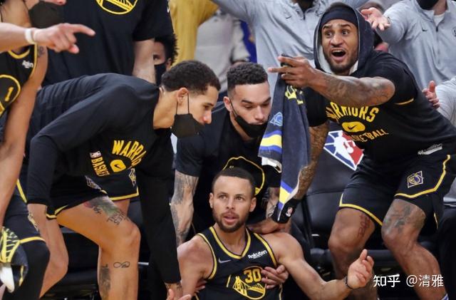 勇士队库里三分雨狂飙全场砍下45分带队逆转取胜