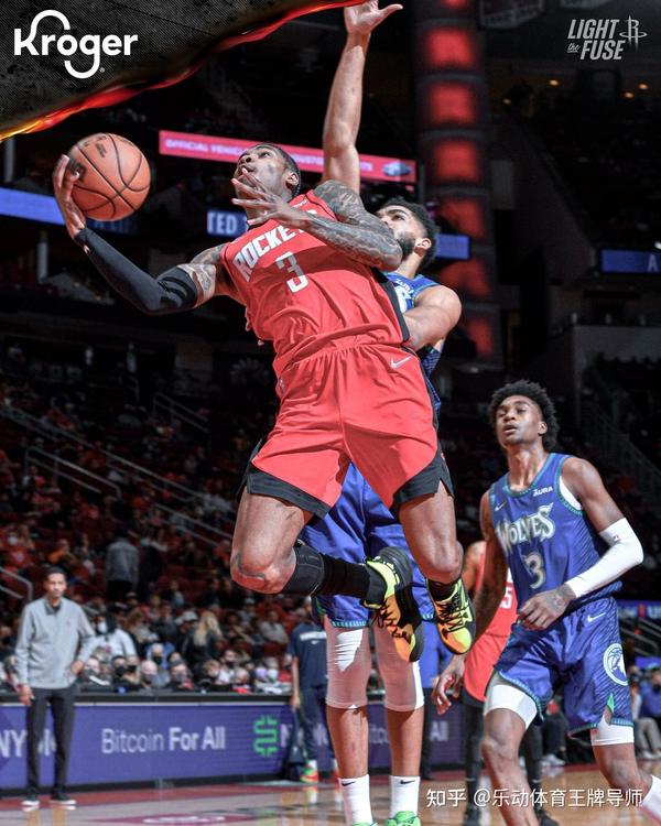 每一次进攻都牵动万人心跳 马刺新老阵容轮番上演精彩瞬间