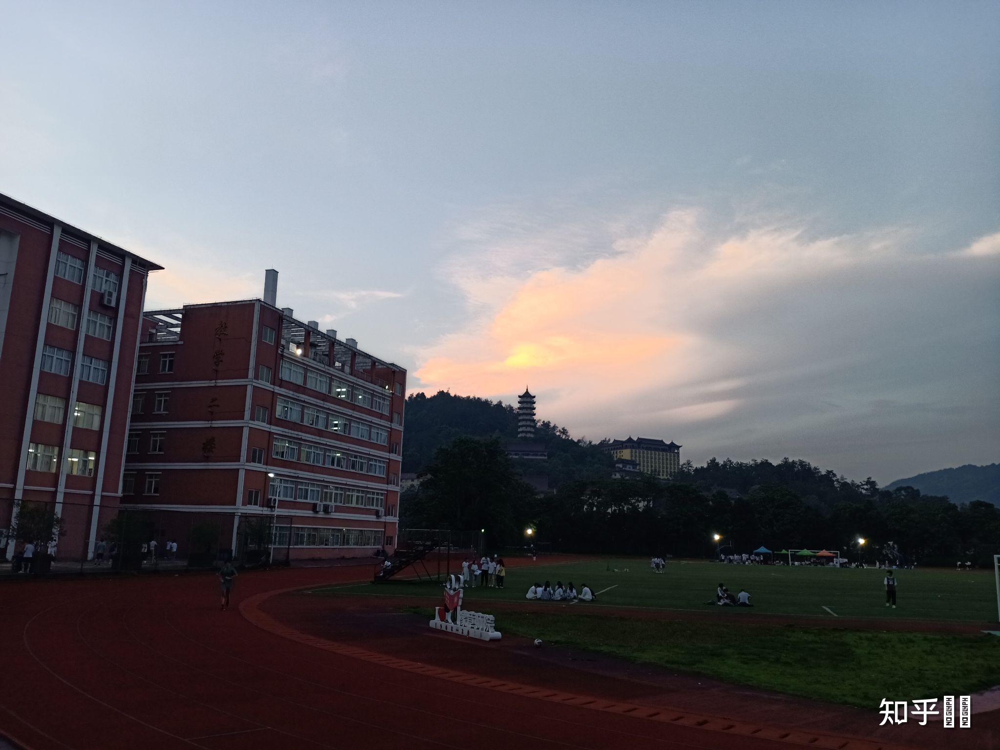 豫章师范学院湾里校区是个什么样的院区啊,我是21届的新生,对学校特别