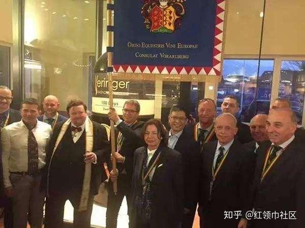 团长动态王叶伟造了世界最大玻璃瓶装葡萄酒收入世界吉尼斯纪录