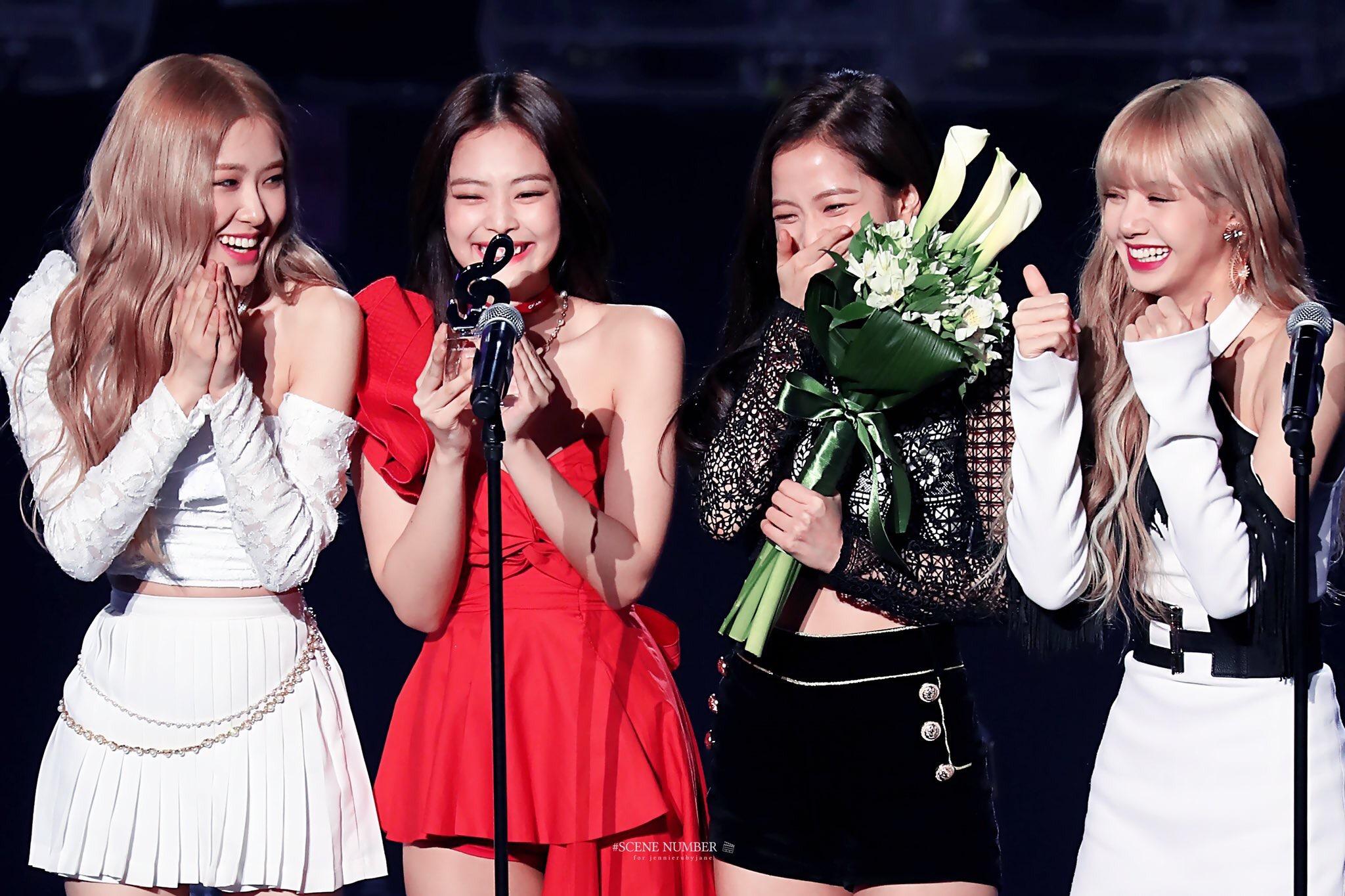 有没有blackpink全体的绝美合照